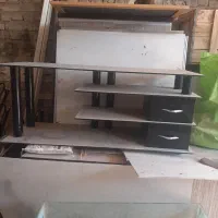 میزتلویزیون شیشه ای
