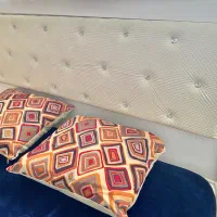 تخت دو نفره سفید سالم