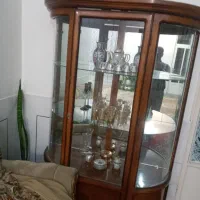 یک عدد ویترین اینه ای