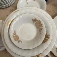 سرویس چینی قدیمی|ظروف سرو و پذیرایی|قم, باجک یک|دیوار