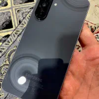 گوشی سامسونگ a56 در حد به همراه شارژر