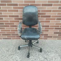 صندلی برند در حد آک با یک سال ضمانت