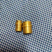 دکمه زن برنجی