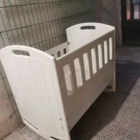 گهواره نوزاد یا تخت کودک  گنجه سیسمونی