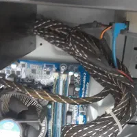 تعدادی کامپیوتر به همراه مانیتور به فروش میرسدیکجا|رایانه رومیزی|خمینی‌شهر, |دیوار