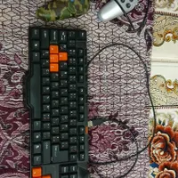 ۲ عدد دسته و کیبورد