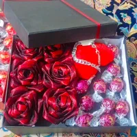 باکس های گل کادویی|گل مصنوعی|دلیجان, |دیوار