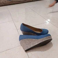 کفش مجلسی|کیف، کفش، کمربند|پرند, فاز ۶|دیوار