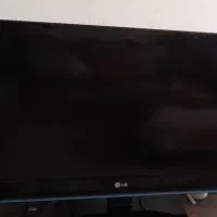 یک دستگاه LCD برند LG32 اینچ