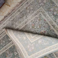 فرش ماشینی ۱۵۰۰ شانه در حد نو