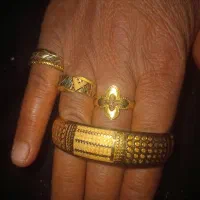 فروش طلای شیک و تمیز فقط 2درصد بالای تابلو