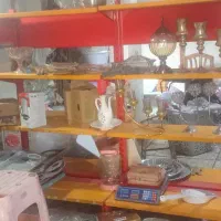 یه قفسه وسط لچکی ستون