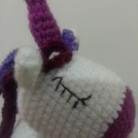 عروسک اسب تکشاخ بافتنی