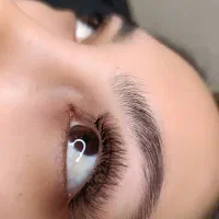 اکستنشن و لیفت و لمینت مژه و ابرو ی تخصصی|خدمات آرایشگری و زیبایی|قم, صفاشهر|دیوار