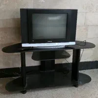 تلوزیون و میز