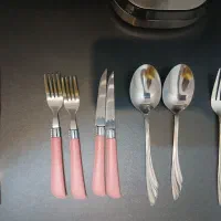 قاشق و چنگال و چاقو
