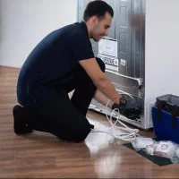 تعمیر انواع یخچال خانگی و ویترینی ولوازم خانگی