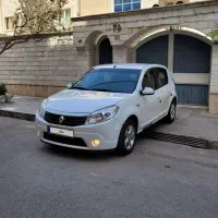 رنو ساندرو اتوماتیک، مدل ۱۳۹۵