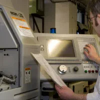 اپراتور CNC ماهر