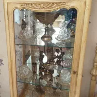 ویترین و میز ناهارخوری چوبی منبت کاری شده