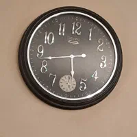 ساعت دیواری دو موتوره