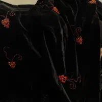 پارچه مخمل جواهردوزی طرح انگور قرمز قواره ۷متری