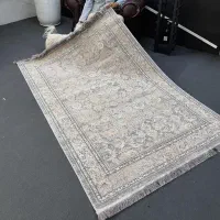 فرش افشان گلبرجسته طوسی کرم