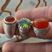 انگشتر نقره عقیق یمنی تراش قطعی و زبرجد پاکستان