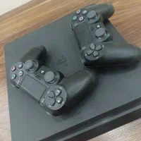 ps4 اسلیم به همراه دو دسته و دی وی دی بازی