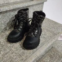 کفش|کفش و لباس بچه|نقده, |دیوار