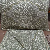 روبالشتی مخمل کتیبه ای