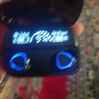 یک عدد ایرپاد و شارژر موبایل