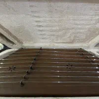 سنتور دومهر استاد حمید موسوی به همراه میز