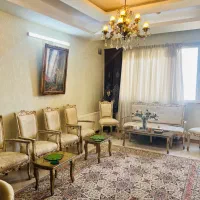 مبل سلطنتی ۹ نفره راش با ۳ میز عسلی چوب با شیشه