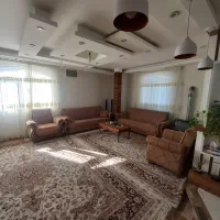 ۱۱۰متر خانه دوبلکس با دو دهنه مغازه دو نبش