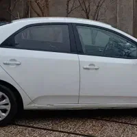 خودرو سواری کیا سراتو