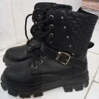 پوتین و کفش دخترانه