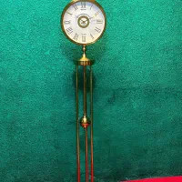 ساعت ایستاده یا کنار سالنی آرتمیس