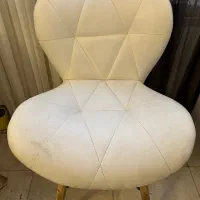 صندلی با روکش چرم در حد نو