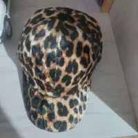 کلاه کپ زنانه|لباس|کرج, اصفهانی‌ها|دیوار