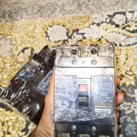کلید اتومات ۱۰۰امپر  در حد نو