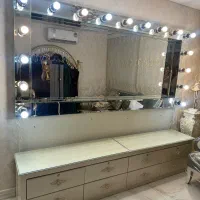 آینه دور چراغ و کنسول ۸ کشو دیواری
