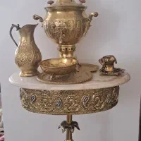 سماور برنجی ومیز برنز