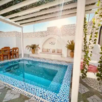 اقامتگاه دربستی روف سهیلی