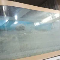 شیشه آکواریوم با لوازم سنگ پمپ