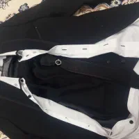 نوع است|لباس|ری, سیزده آبان|دیوار