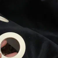 پرده ترک سفید نو همراه با والان مشکی مخمل