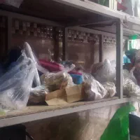 دو عدد پایه ی آهنی قفسه شلف کار کرده چهارپایه