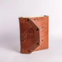 قرآن چرم قلمکاری سه لتی نفیس وزیری(کد۳۶) فخررازی|کتاب و مجله مذهبی|تهران, بهارستان|دیوار