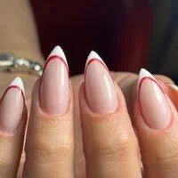 کاشت ناخن ۵۰۰ با ضمانت ماندگاری